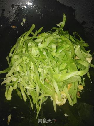 鸡蛋甘蓝炒饭的做法步骤:4