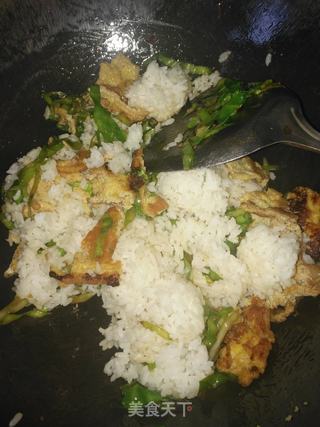 鸡蛋甘蓝炒饭的做法步骤:7