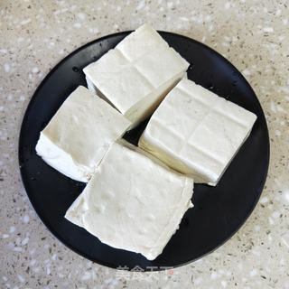 泡菜炖豆腐的做法步骤：1