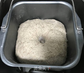 葱香黑麦花卷的做法步骤:5