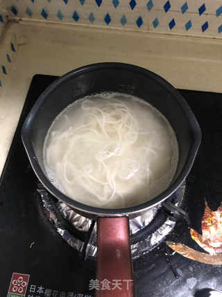 牛肉酱拌面的做法步骤：1