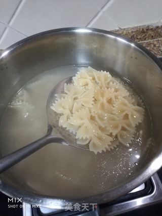 虾仁蘑菇西红柿意西的做法步骤:9