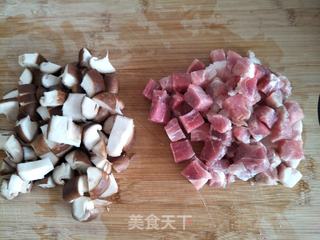 香菇肉酱盖饭的做法步骤:5