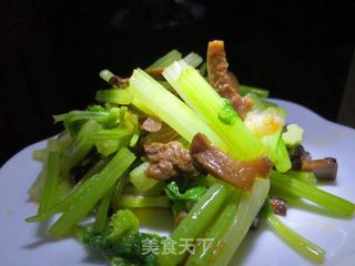 茶树菇拌细芹的做法步骤:5