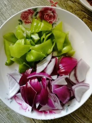 麻辣小虾的做法步骤:2