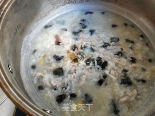 皮蛋瘦肉粥的做法步骤:12