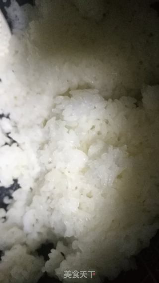 皮蛋瘦肉粥的做法步骤：1