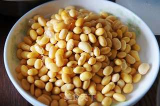 芹菜拌黄豆的做法步骤:2