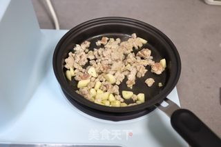 肉末辣椒拌面的做法步骤：3