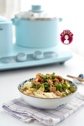 肉末辣椒拌面的做法步骤:8