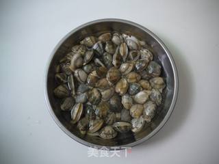 香辣豆瓣炒花甲的做法步骤：1