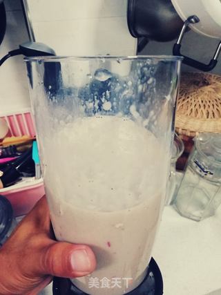 香蕉奶昔的做法步骤:8