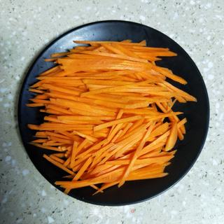 牛肉胡萝卜盖浇饭的做法步骤:3