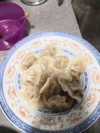 油煎黑胡椒牛肉饺子的做法步骤：2