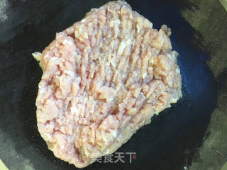 韭菜猪肉水饺的做法步骤：2