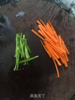 杏鲍菇炒牛肉的做法步骤：2