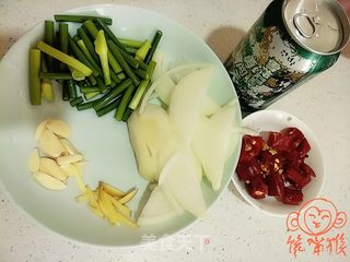 吮指香辣蟹的做法步骤:2