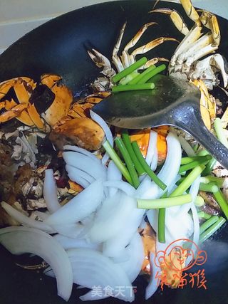 吮指香辣蟹的做法步骤:13