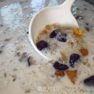 桃胶芋圆牛奶羹的做法步骤：7