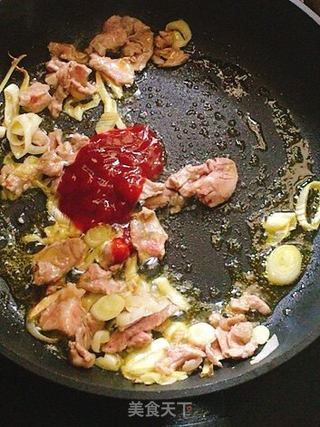 茄汁肉片汤面的做法步骤：4