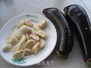 蒜粒烤茄子的做法步骤：1