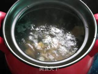 萝卜干蚝豉栗子瘦肉汤的做法步骤:6