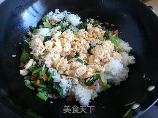 青菜香菇鸡蛋炒饭的做法步骤：9