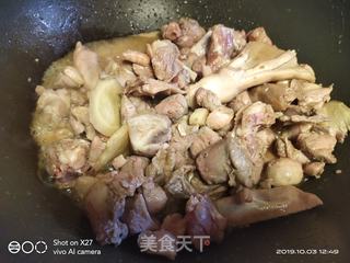 黑啤酒焖嫩姜啤酒鸭的做法步骤：4