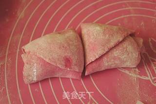 火龙果玫瑰花卷的做法步骤:8