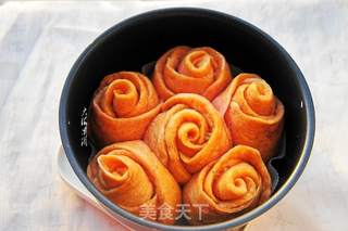 火龙果玫瑰花卷的做法步骤:12