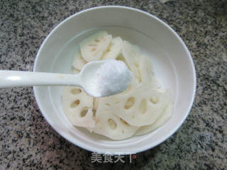 酸辣莲藕的做法步骤：4
