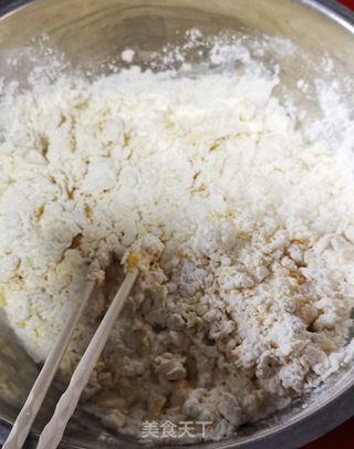 东北的冬天最适合吃热汤面,暖身暖胃早餐晚餐都非常好。简单健康。的做法步骤:2