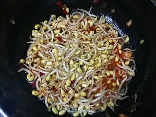 黄豆芽炒土豆粉的做法步骤：7