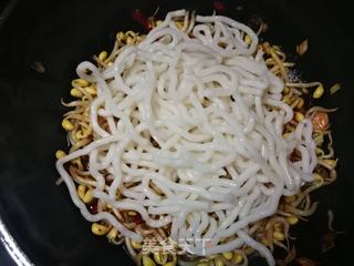 黄豆芽炒土豆粉的做法步骤：8