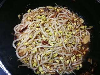 黄豆芽炒土豆粉的做法步骤：10