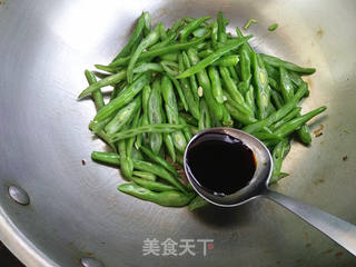 香菇烧豆角的做法步骤:4
