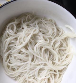 鸡蛋虾酱炒面的做法步骤:6