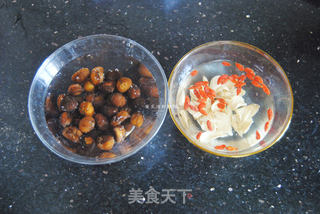 板栗鸡汤的做法步骤:2