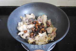板栗鸡汤的做法步骤:6