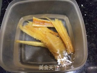 柴鱼花生粥的做法步骤：2