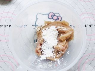 宝宝辅食:自制宝宝虾肠的做法步骤:3