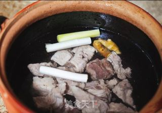 #绿豆薏仁龙骨汤的做法图解4