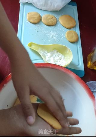 香煎南瓜饼的做法步骤:5