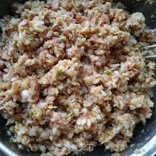 东北酸菜馅的饺子的做法步骤:2