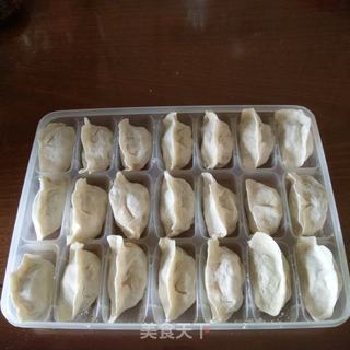 东北酸菜馅的饺子的做法步骤:4
