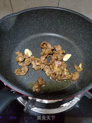 萝卜条炒牛肉的做法步骤：2