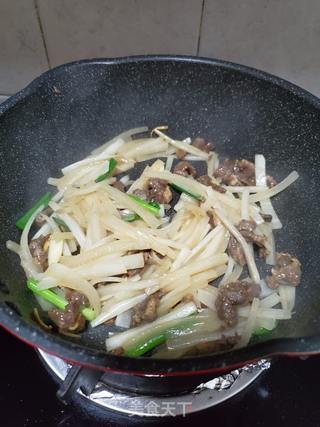萝卜条炒牛肉的做法步骤：7