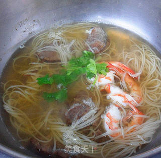 秋季润燥好汤——虾仁牛肉面汤的做法步骤:6