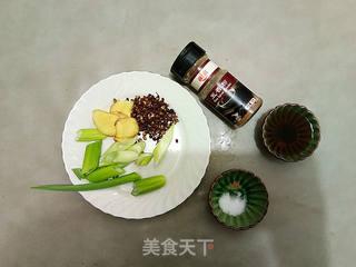 香酥鸭的做法步骤:2
