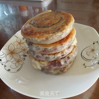 红豆香酥小饼,外皮酥脆,小豆馅香甜,红小豆有补血之功效,女性朋友可多吃一点红小豆的做法步骤:7